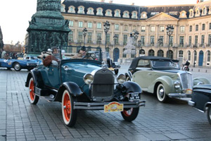 Traversée de Paris antique car rally