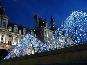 Paris-Update-Hotel-de-ville-christmas-lights
