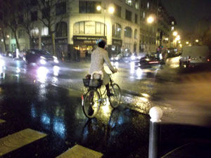 Paris-Update-cyclist-Busy-Corner