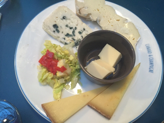 ParisUpdate-CanardetChampagne-restaurant-cheese