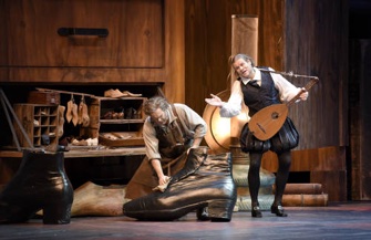 Gerald Finley as Hans Sachs and Bo Skovhus as Sixtus Beckmesser in Wagner’s “Die Meistersinger von Nürnberg.” © Vincent Pontet/Opéra National de Paris