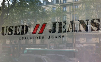 Paris Update Shop Signs Used Jeans