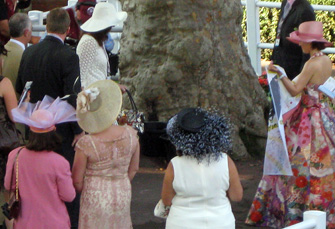 prix-de-l-arc-de-triomphe-longchamp-hats-and-tree