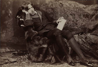 ParisUpdate-Oscar Wilde-PetitPalais-1.SARONY Wilde allongé