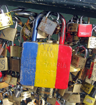 Paris Update Big Love Lock