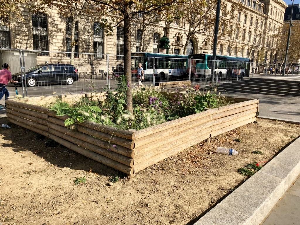 A sadly neglected memorial to victims of the Paris terrorist attacks.