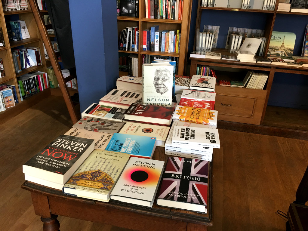 Red Wheelbarrow bookshop Paris