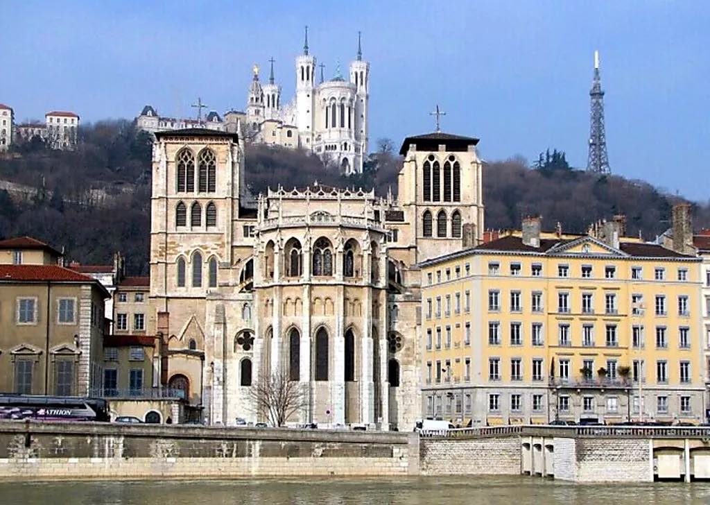 Lyon is one of the French cities with Nativing hosts.