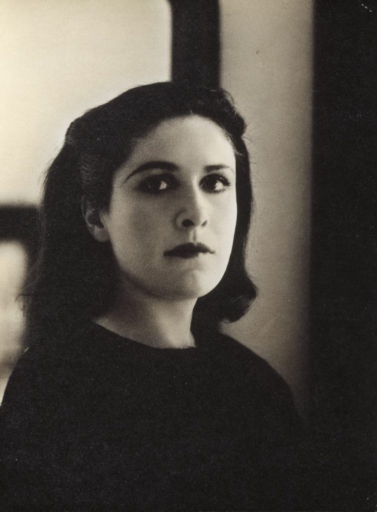 Portrait of Dora Maar by Rogi André. (c. 1937). © DR Photo © Centre Pompidou, MNAM-CCI/Georges Meguerditchian/ Dist. RMN-GP