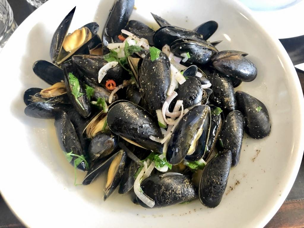 Mussels in white wine.