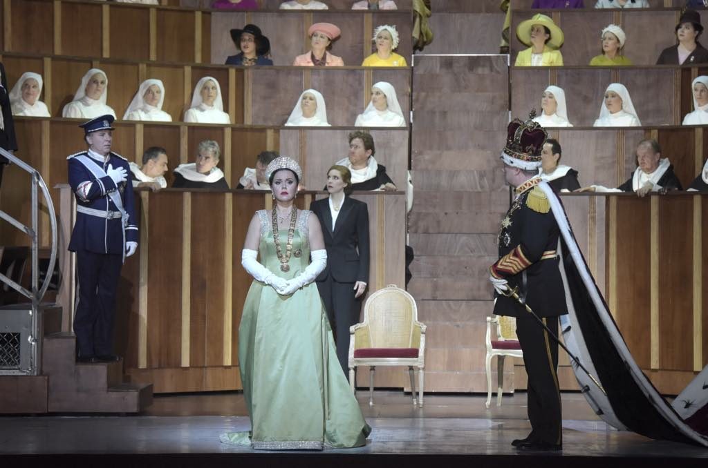 Roberto Alagna as Don Carlo, Aleksandra Kurzak as Elisabetta di Valois, Ève-Maud Hubeaux as Tebaldo and René Pape as Filippo II. © Vincent Pontet/Opéra national de Paris