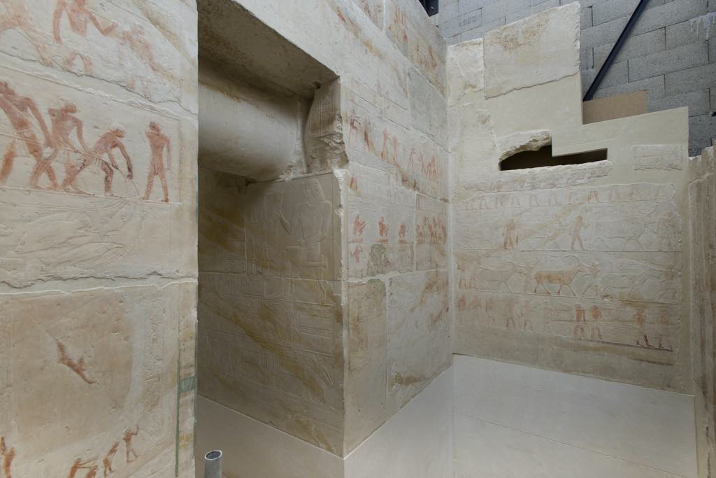 The interior of the chapel of the mastaba of Akhethotep during its restoration. © Musée du Louvre Photo: Raphaël Chipault