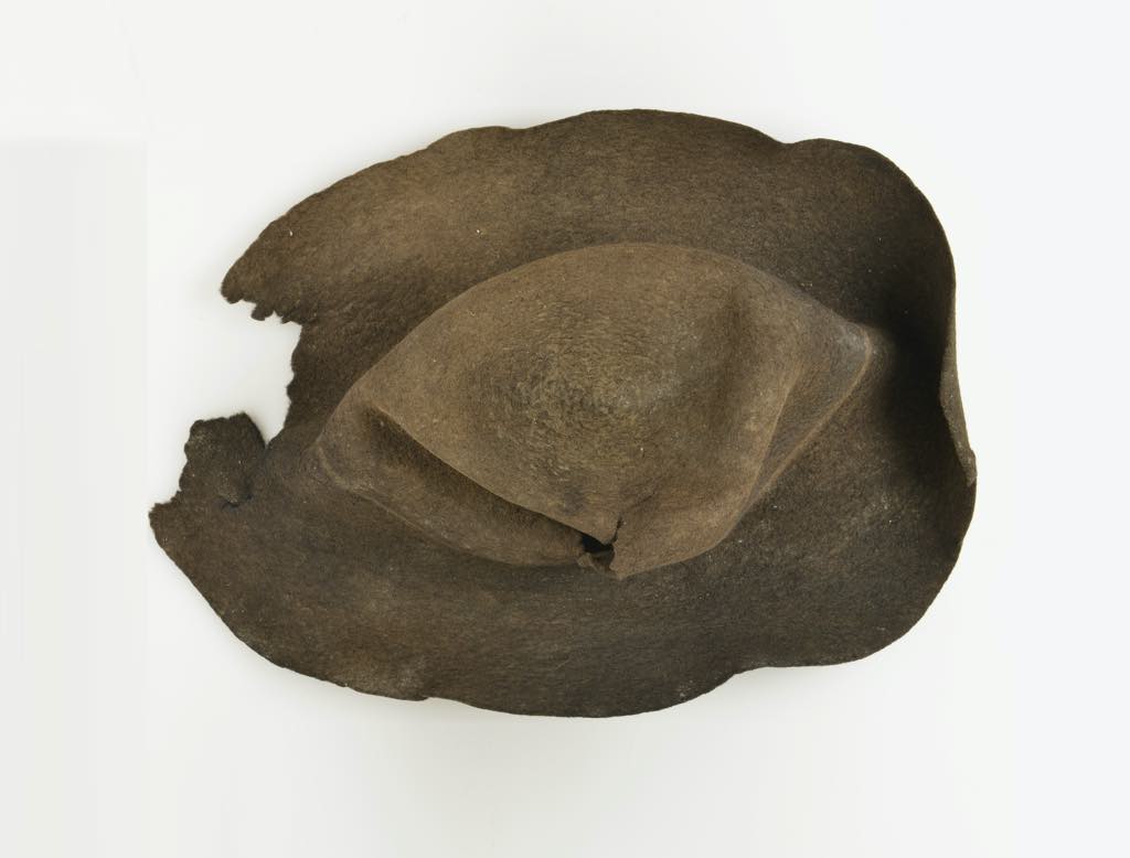 The felt hat found with the "Shepherdess of Porchabella." © Archäologischer Dienst Graubünden
