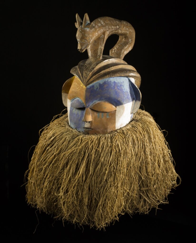 Hemba mask, Kwese. © Photo: Olivier Desart for the Musée International du Carnaval et du Masque