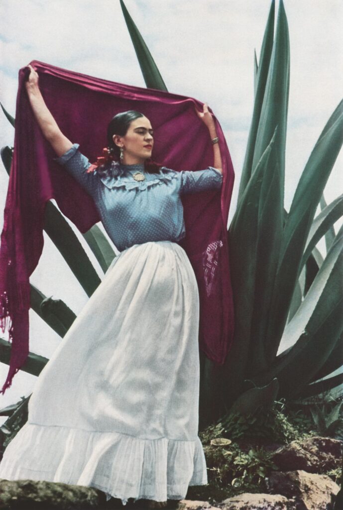 Frida Kahlo by Toni Frissell, Vogue US 1937. © Toni Frissell, Vogue © Condé Nast